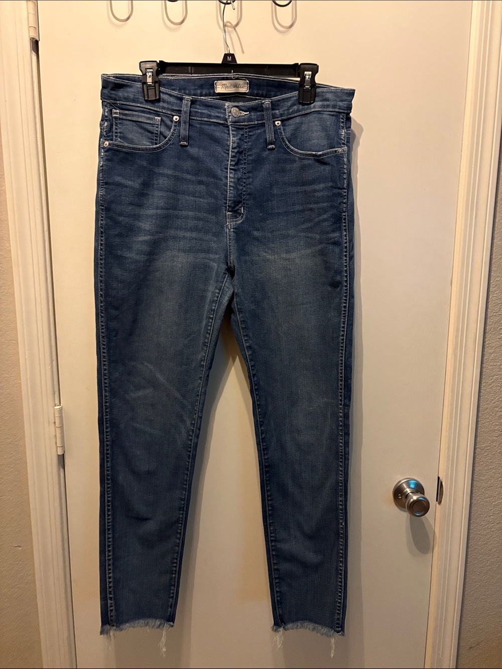 Madewell Women's Mid Blue Slim Straight Frayed Jeans Size 32 Inseam 27